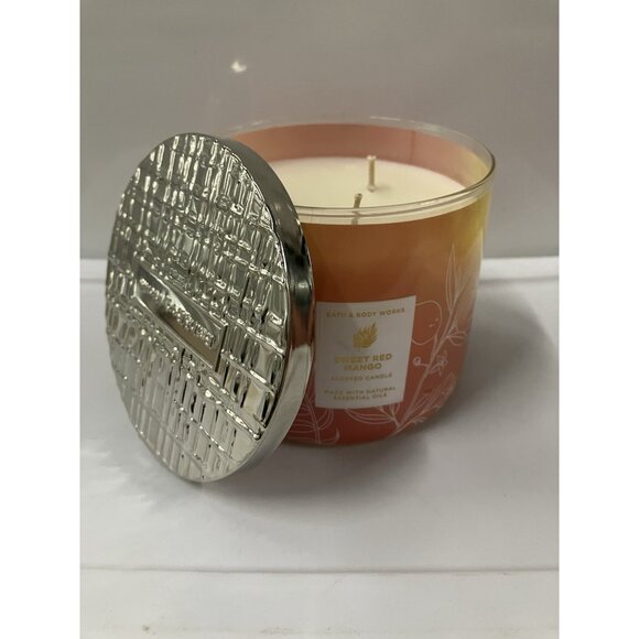 BATH & BODY WORKS 3 WICK CANDLE SWEET RED MANGO - Picture 3 of 4